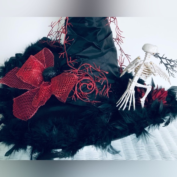 Witch hat ❣️HOST PICK❣️Blood red & black Feathers skeletons, vines & flowers 1of - Picture 10 of 16